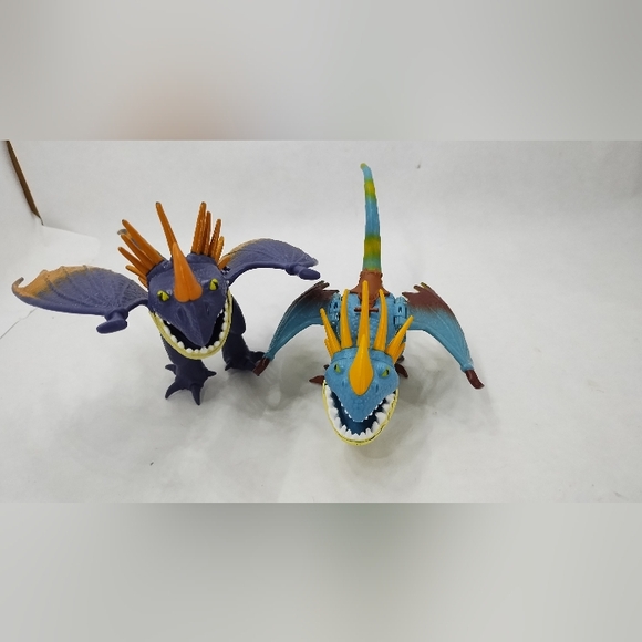 Two How to Train Your Dragon Hidden World Purple and Blue Deadly Nadder Dragons - Picture 2 of 9